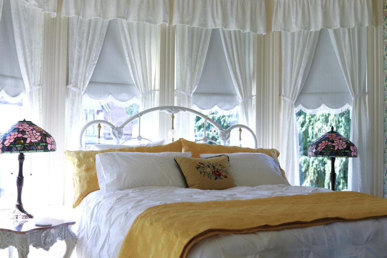 Adams Pragge House - Victorian Bed & Breakfast Порт-Таунсенд Экстерьер фото