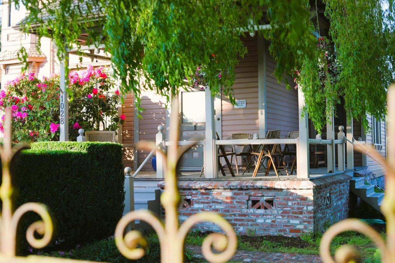Adams Pragge House - Victorian Bed & Breakfast Порт-Таунсенд Экстерьер фото
