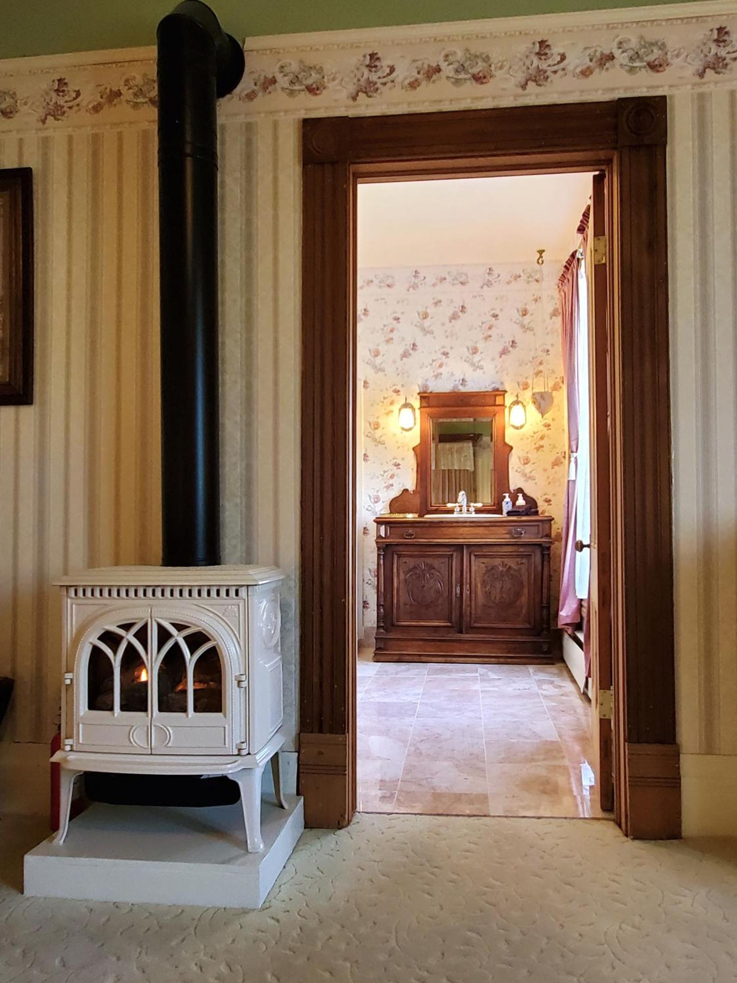 Adams Pragge House - Victorian Bed & Breakfast Порт-Таунсенд Экстерьер фото