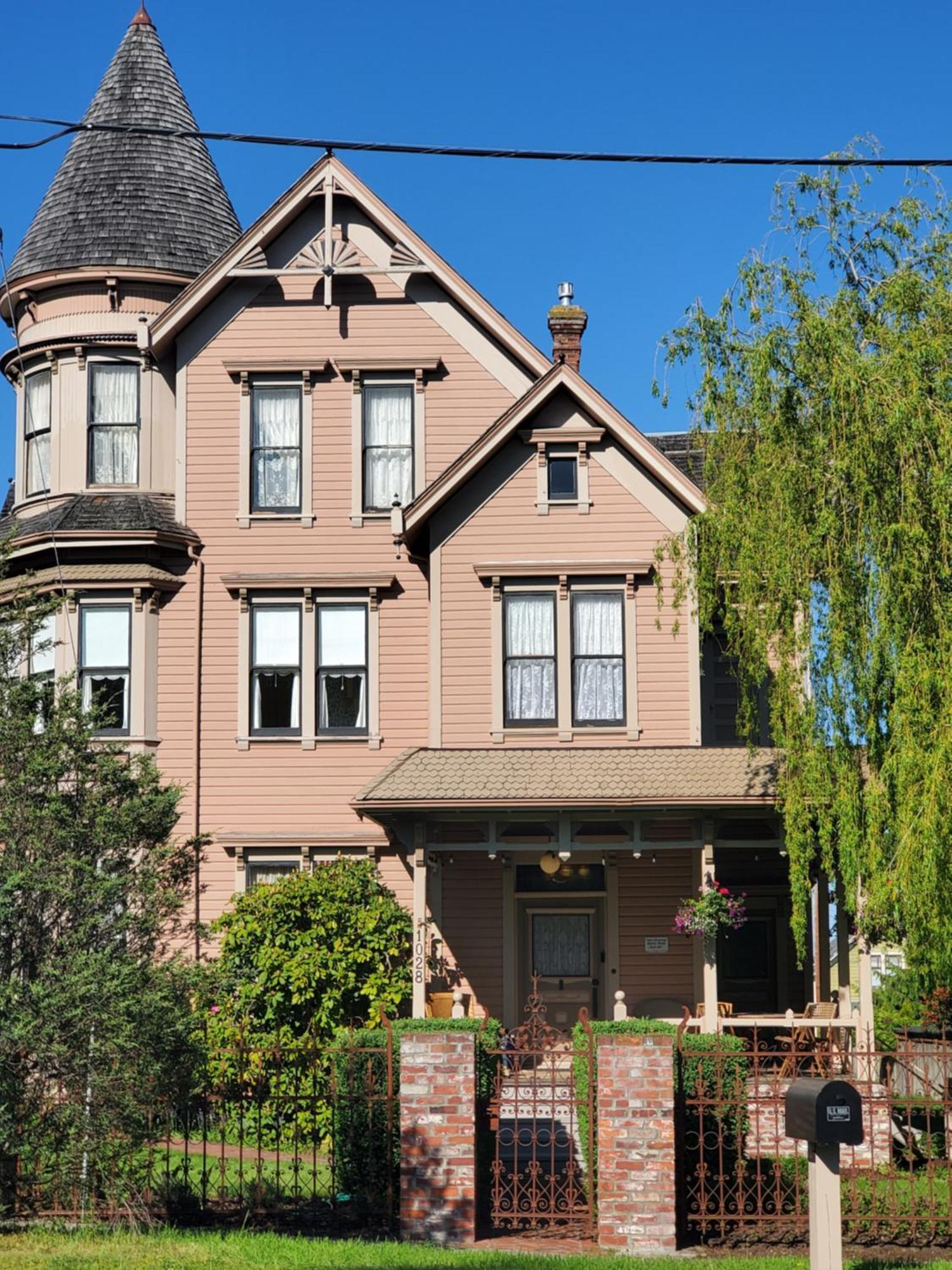 Adams Pragge House - Victorian Bed & Breakfast Порт-Таунсенд Экстерьер фото