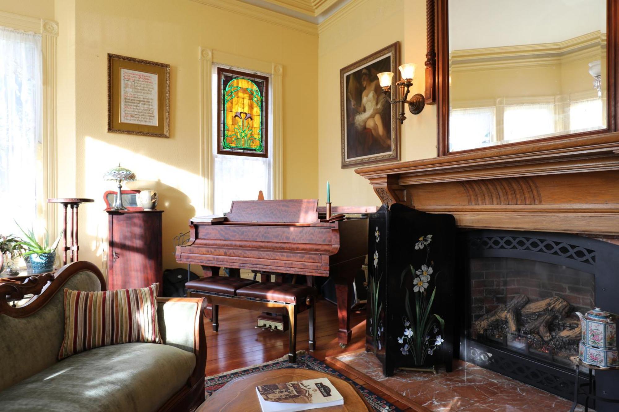 Adams Pragge House - Victorian Bed & Breakfast Порт-Таунсенд Экстерьер фото