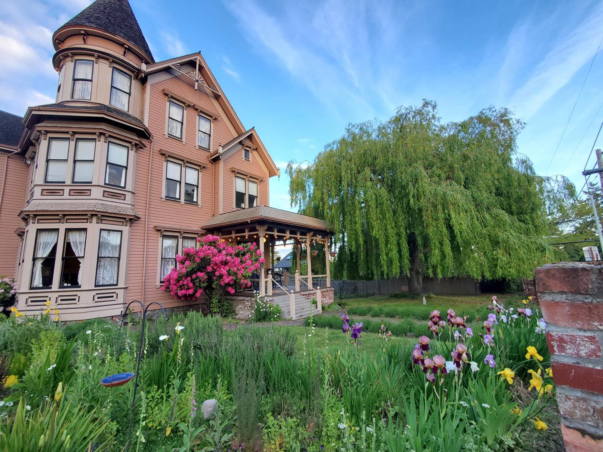 Adams Pragge House - Victorian Bed & Breakfast Порт-Таунсенд Экстерьер фото